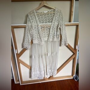 Xhilaration Cream Crochet Lace Overlay Robe Wrap Size M Open Front 3/4 Sleeve